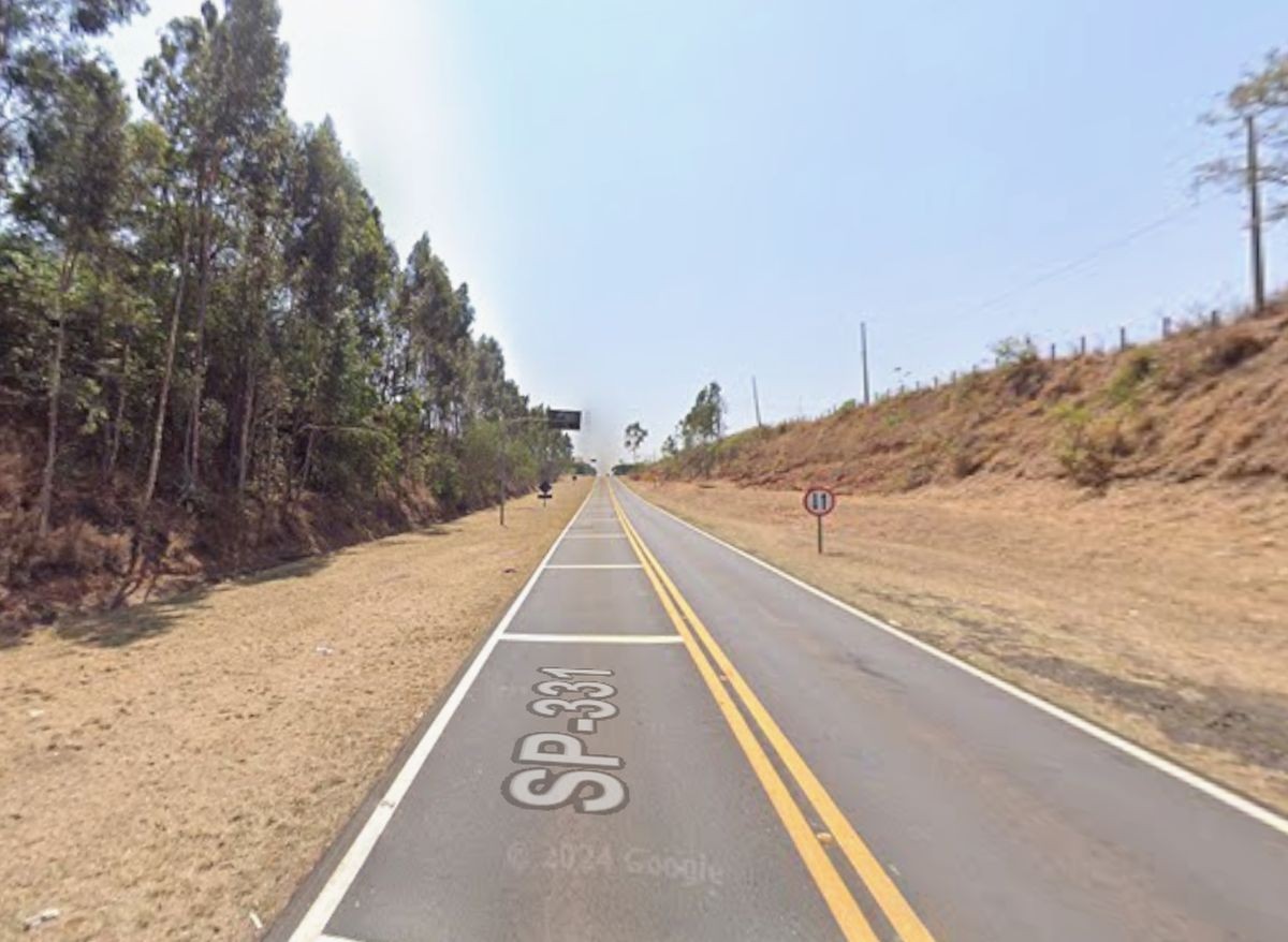 Motorista morre após capotar carro em rodovia no interior de SP 