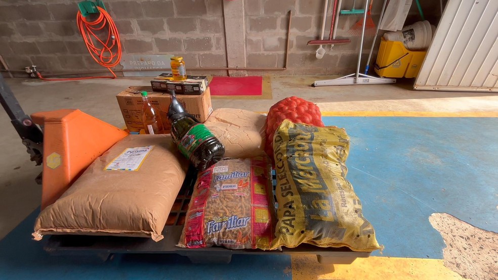 Macarrão, azeite, batatas e cebolas são alguns dos produtos destinados à geração de energia — Foto: CIBiogás