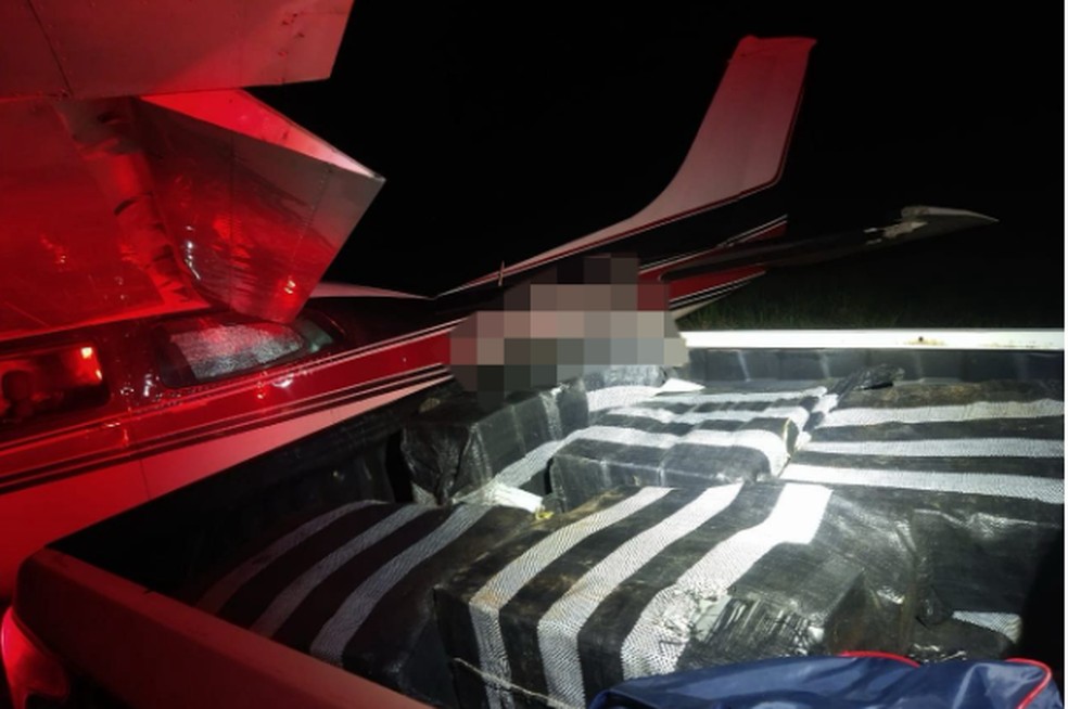 Aeronave que transportava quase meia tonelada de cocaína foi localizada após denúncia anônima. — Foto: Ascom/PMTO