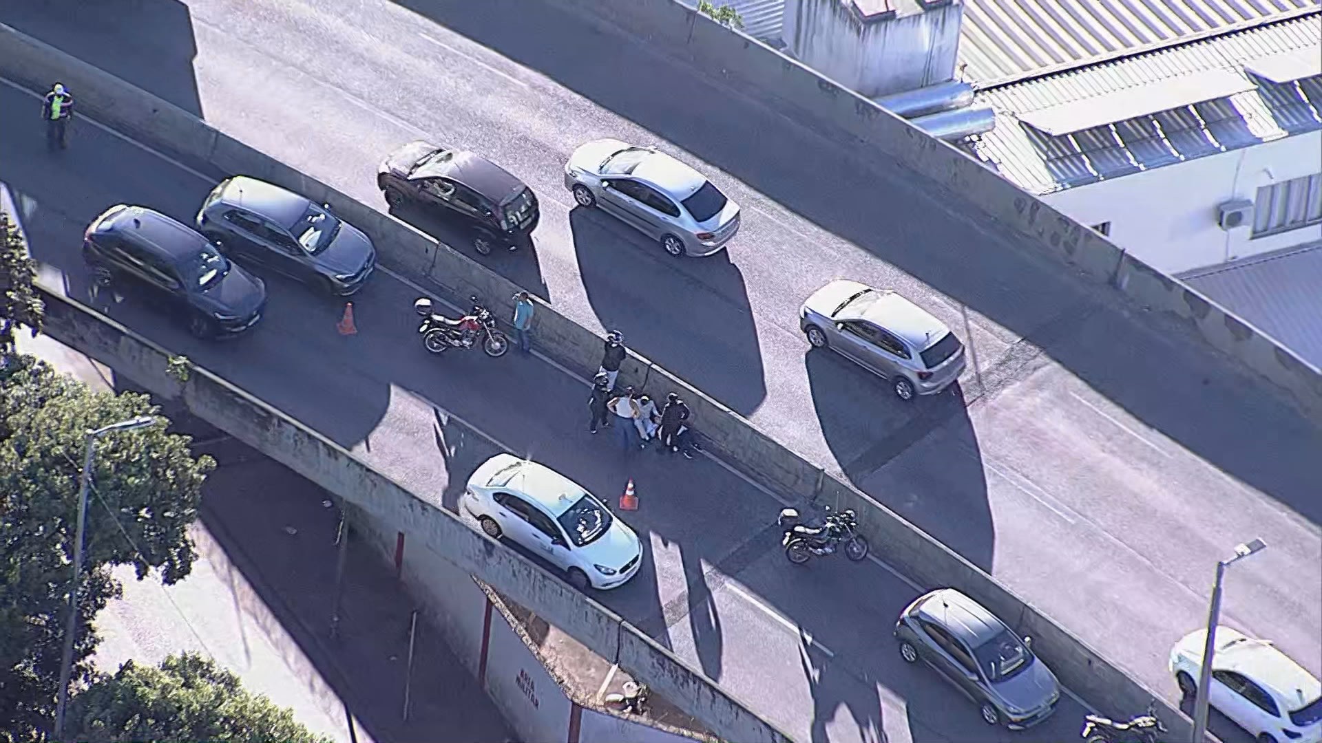 Acidente no Complexo da Lagoinha deixa trânsito carregado no acesso ao Centro de BH