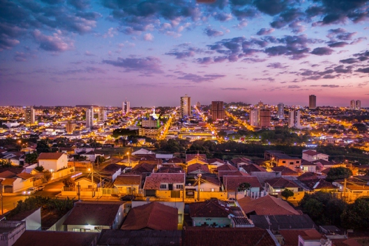 Lençóis Paulista comemora 164 anos com ato cívico e sem Esquadrilha da ...