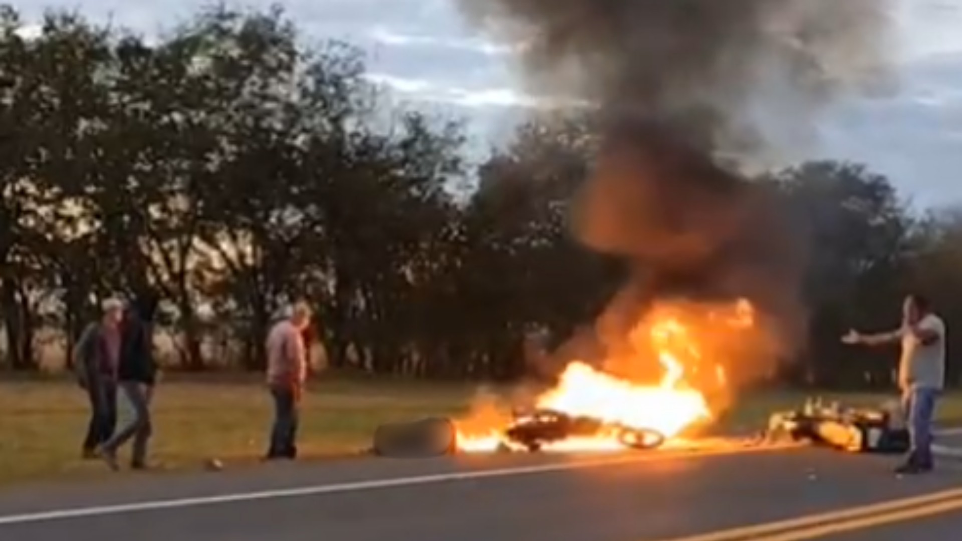Motociclistas morrem após batida frontal em Araçatuba