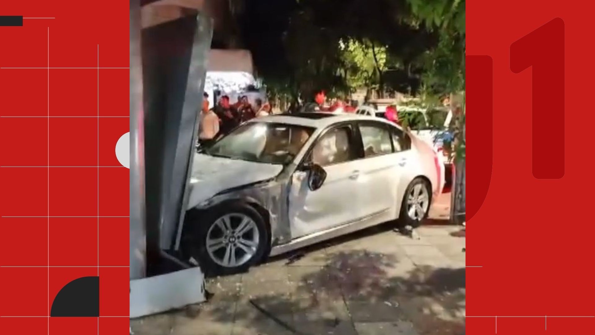 Motorista de carro de luxo com CNH vencida bate em cinco veículos e atinge banca de revistas no ES
