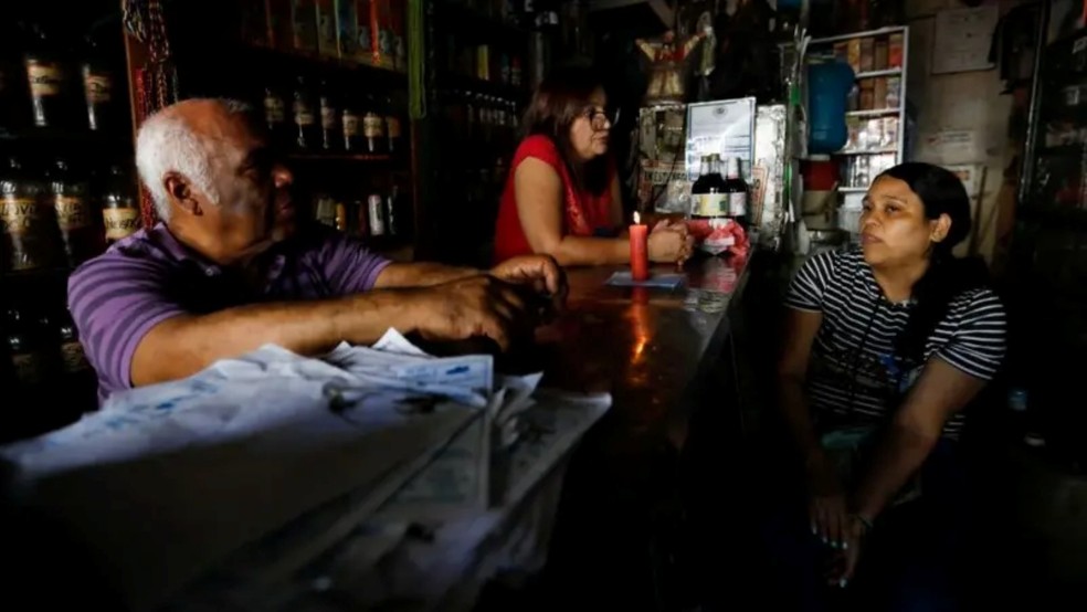 Betancourt e seus associados obtiveram contratos milionários durante a crise de eletricidade vivida pela Venezuela em 2009 — Foto: PEDRO RANCES MATTEY/AFP via Getty Images (BBC)