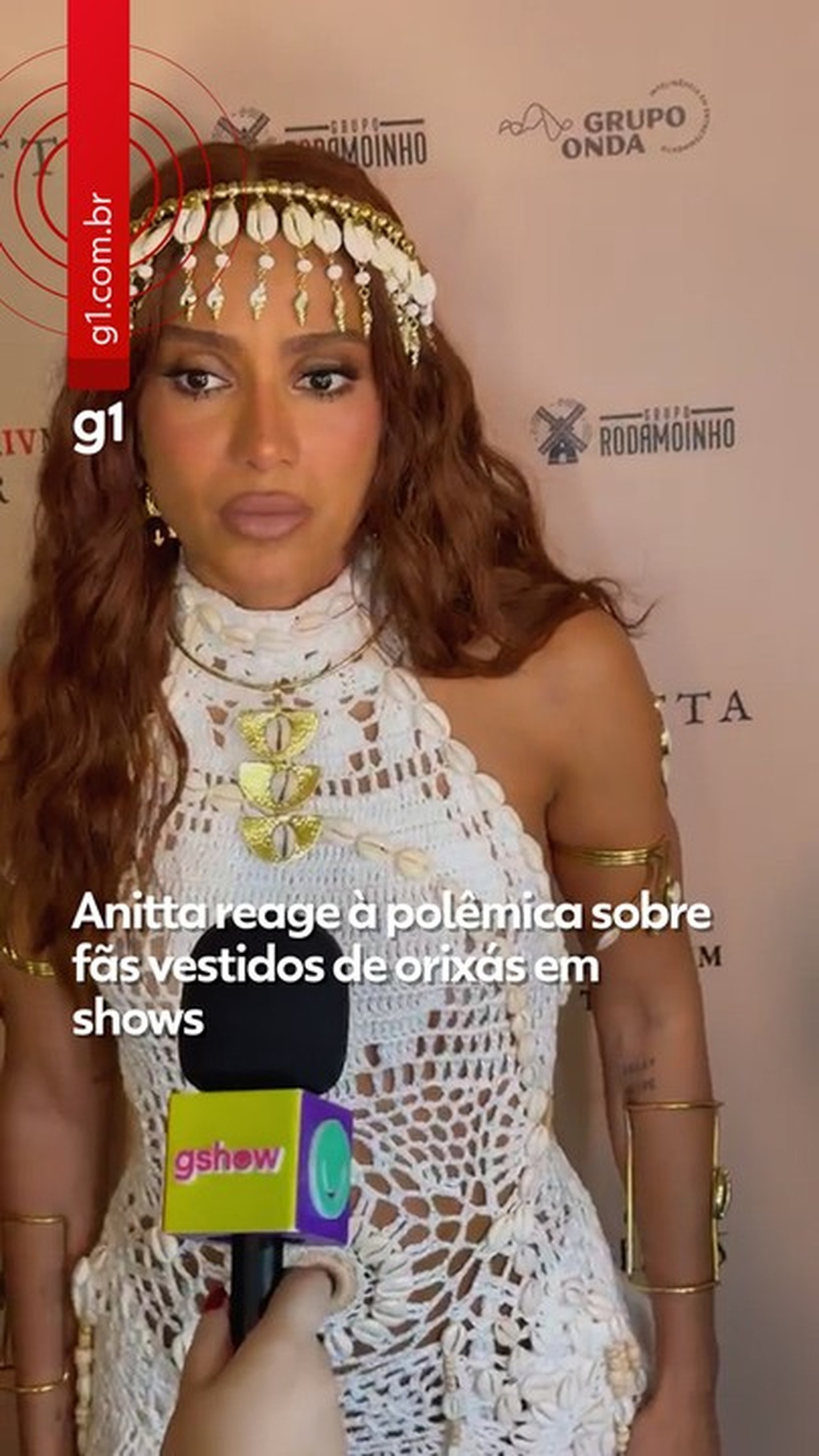 Cantora Anitta responde críticas sobre fãs que vão a shows com roupas de orixás
