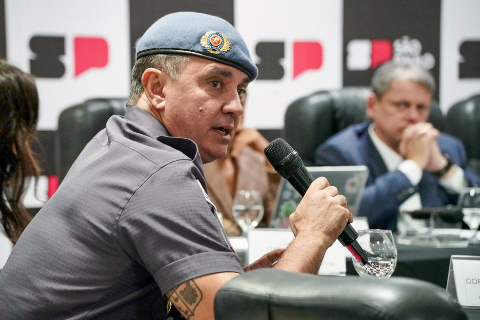 o comandante-geral da Polícia Militar de São Paulo, o coronel José Augusto Coutinho, em reunião com o governador Tarcísio de Freitas (Republicanos). — Foto: Marcelo S. Camargo/GESP