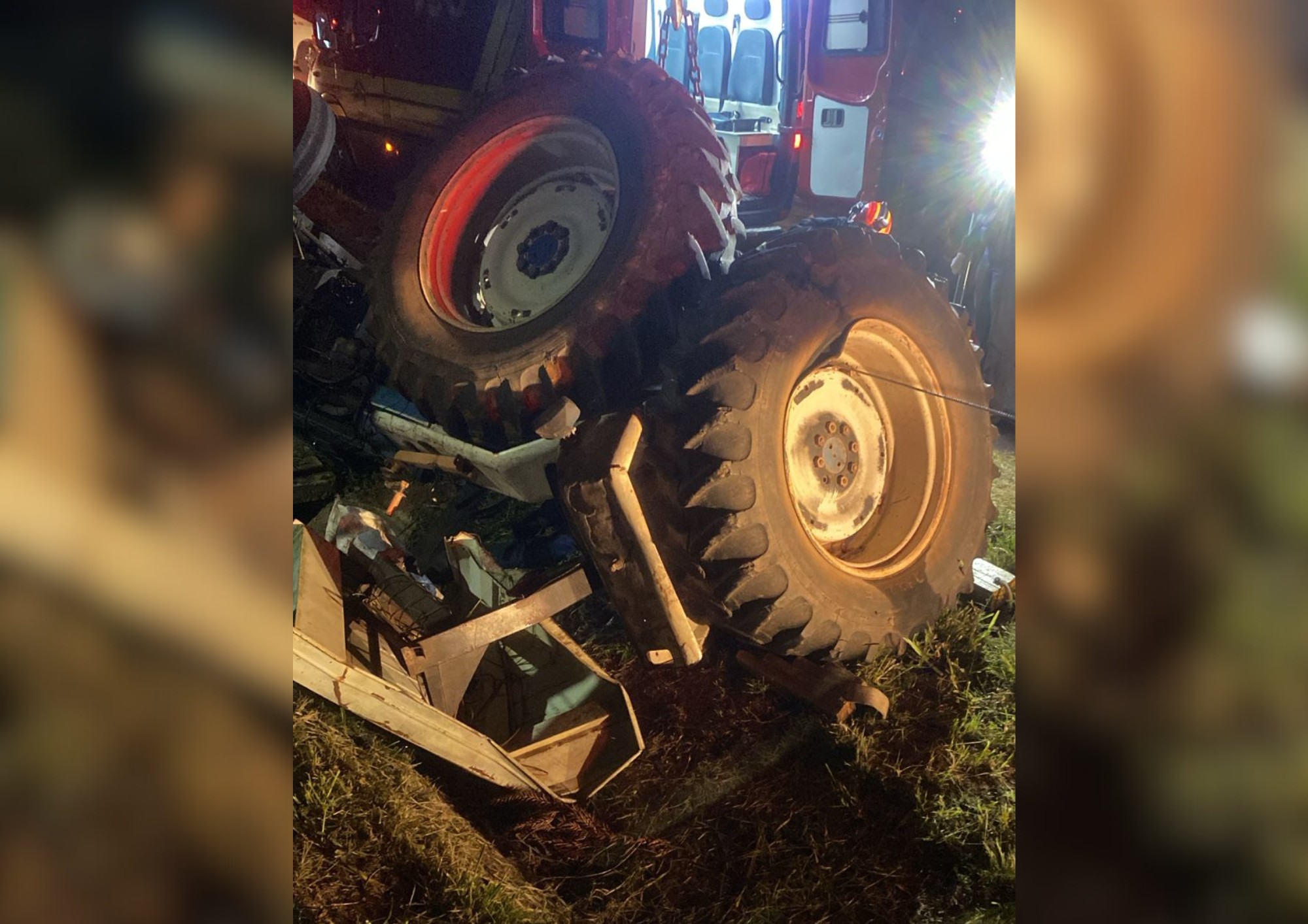 Trator tomba após acidente em rodovia de Itaberá