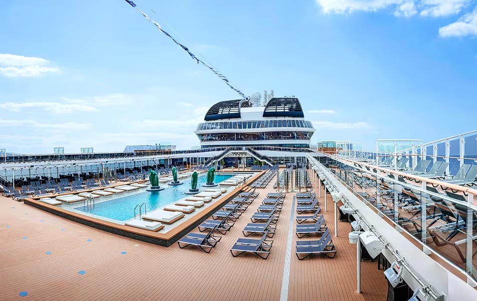 Navio com bartender robô, parque aquático e shows chega à Bahia na temporada de cruzeiros