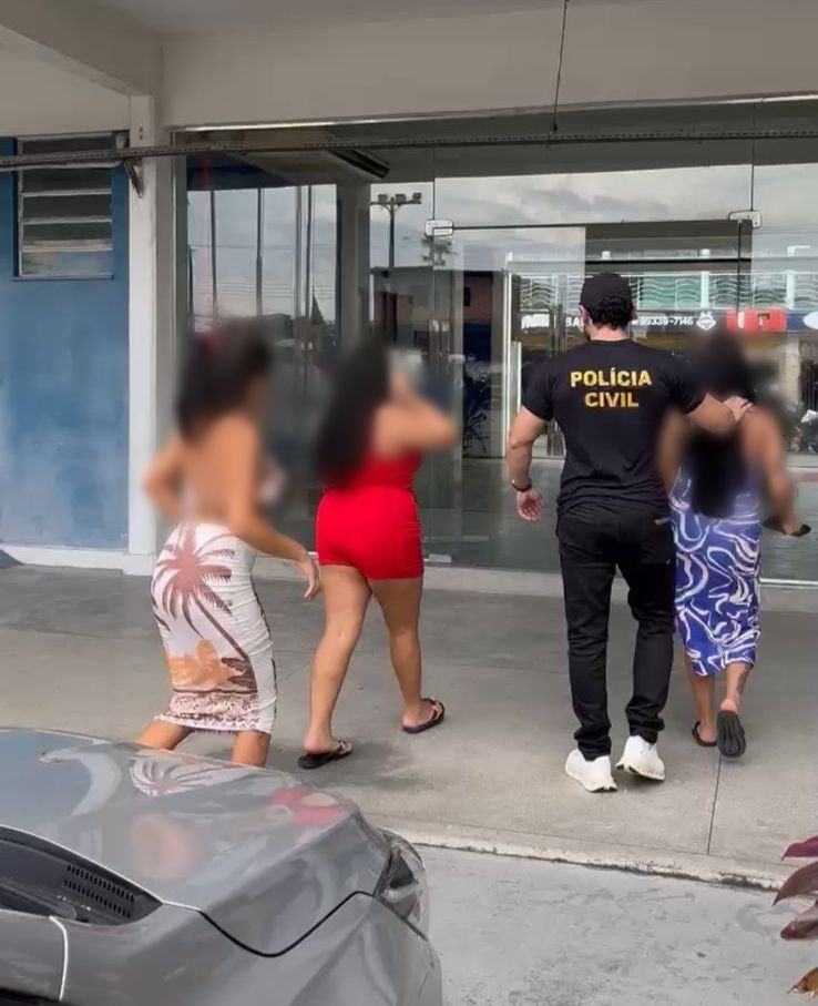 Suspeitas de agredir irmãs na saída de festa são presas em Manaus