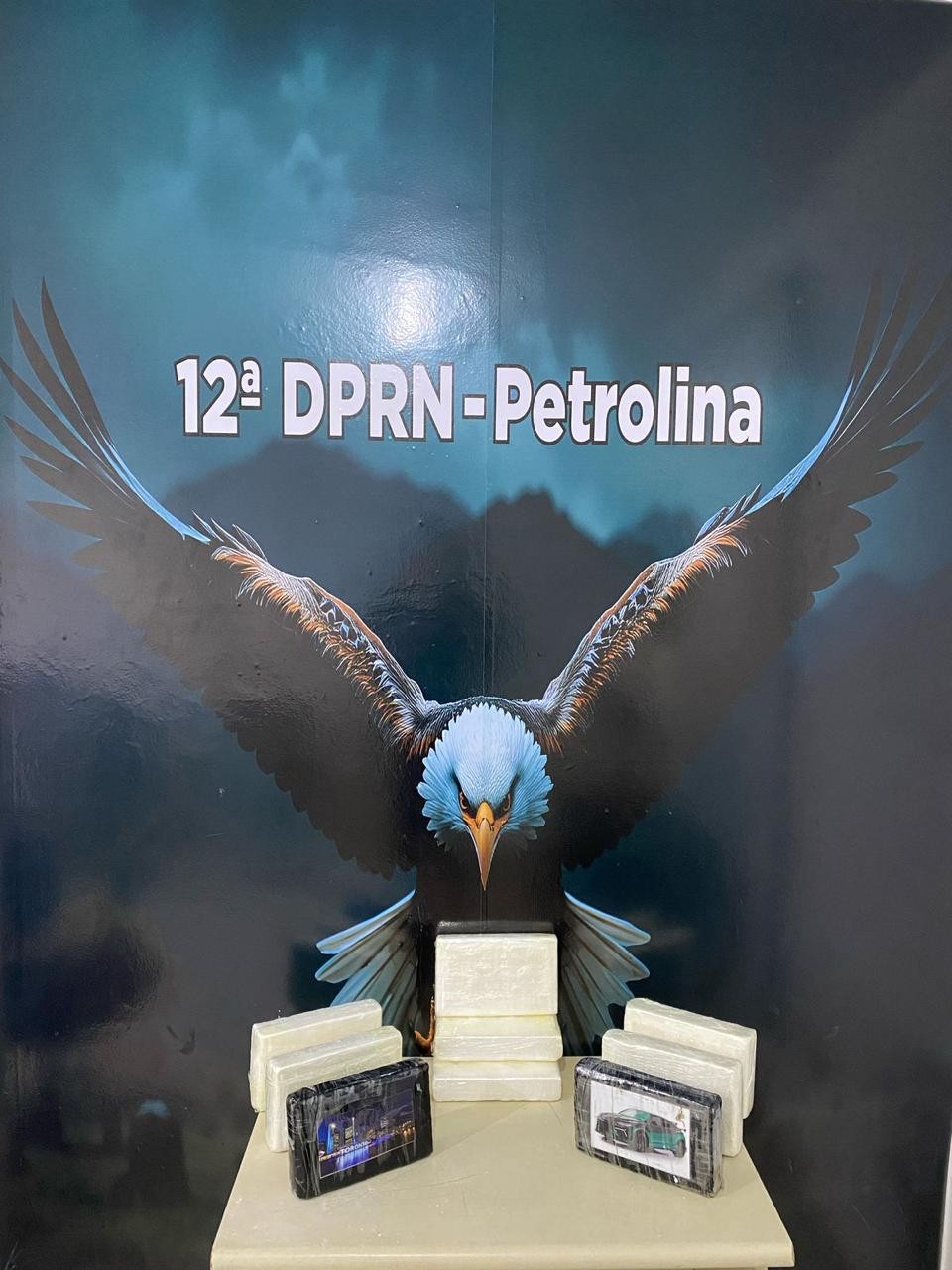 Casal é preso transportando mais de 9kg de cocaína dentro de mala no Terras do Sul em Petrolina