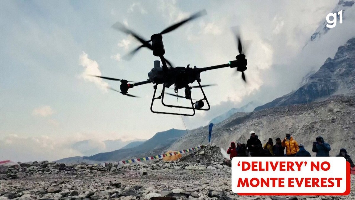 Video: A drone makes the first delivery on Mount Everest, the highest mountain in the world  world