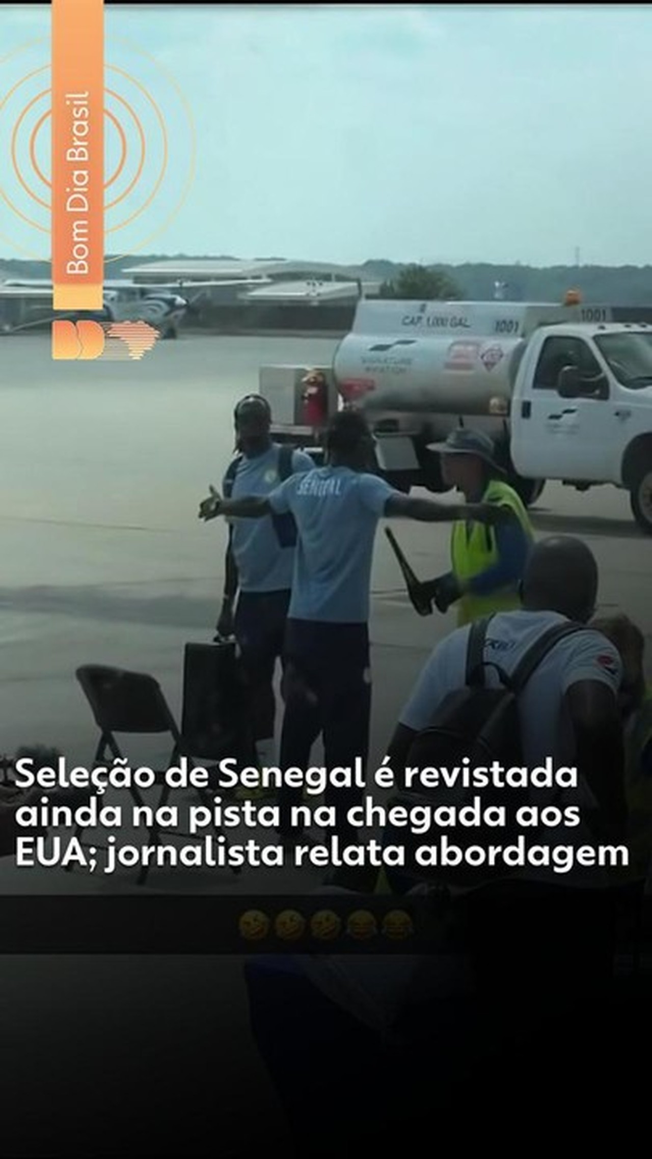 Seleção do Senegal é revistada ainda na pista do a