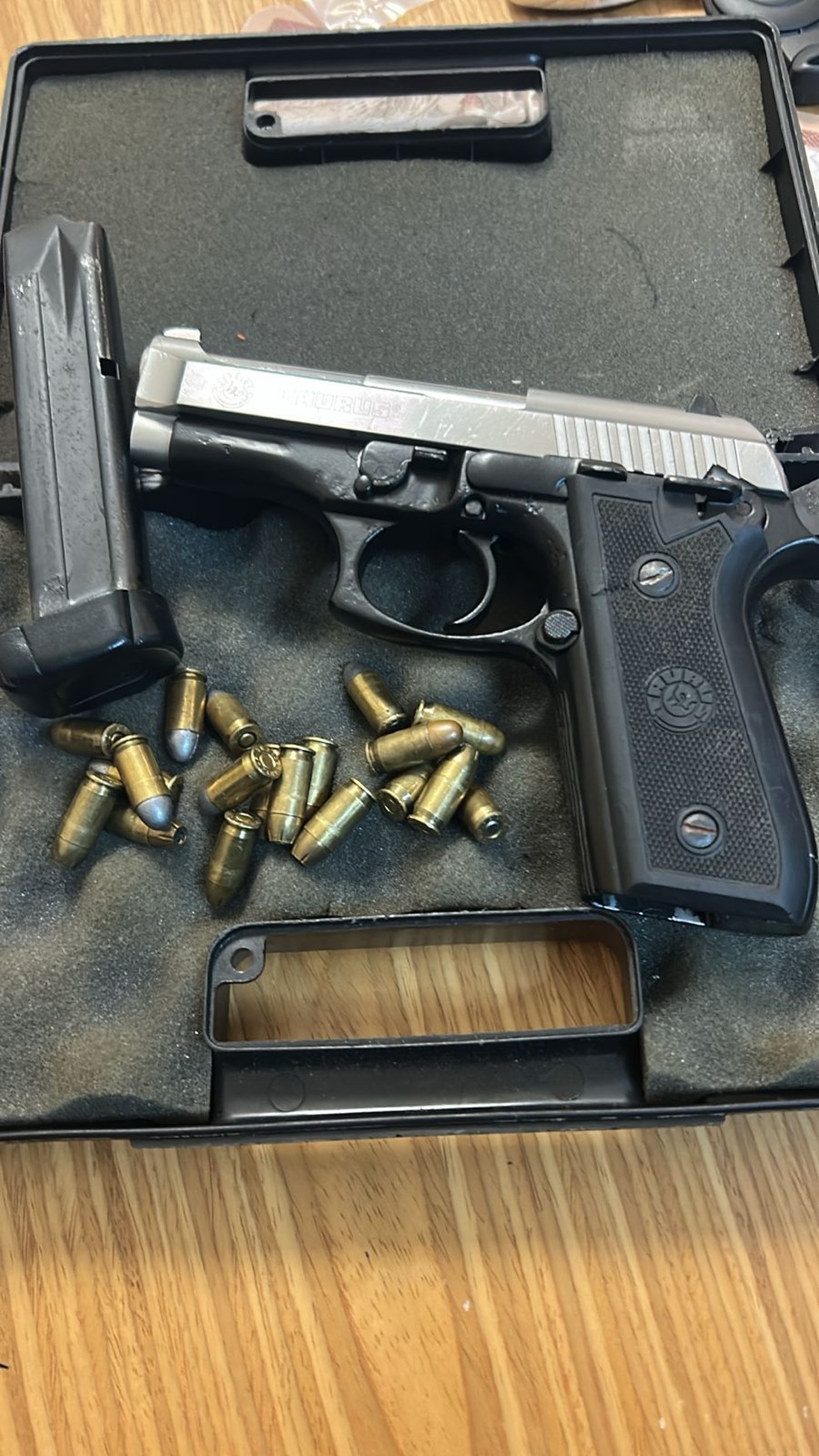 Arma apreendida em operação da Polícia Federal de Campinas em Araçoiaba da Serra — Foto: Divulgação/Polícia Federal