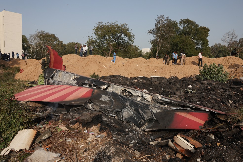 Destroços do avião da Air India que caiu em junho — Foto: Reuters/Amit Dave