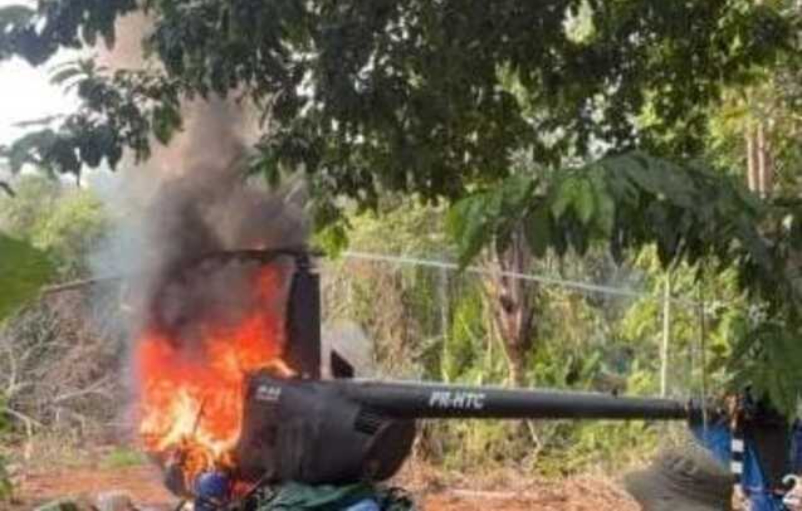 FAB destrói helicóptero após voo clandestino da Venezuela para o Brasil