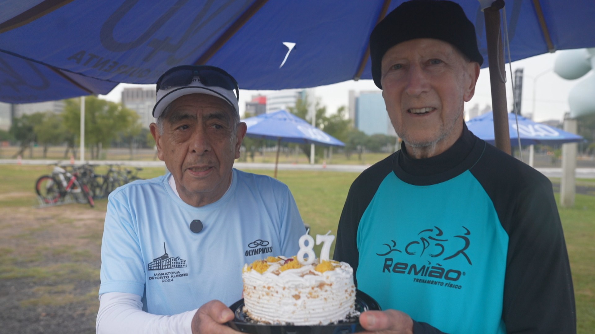 Conheça a dupla de maratonistas de 87 anos que vai desafiar os limites da idade na Maratona de Porto Alegre: 'Nunca é tarde pra começar'