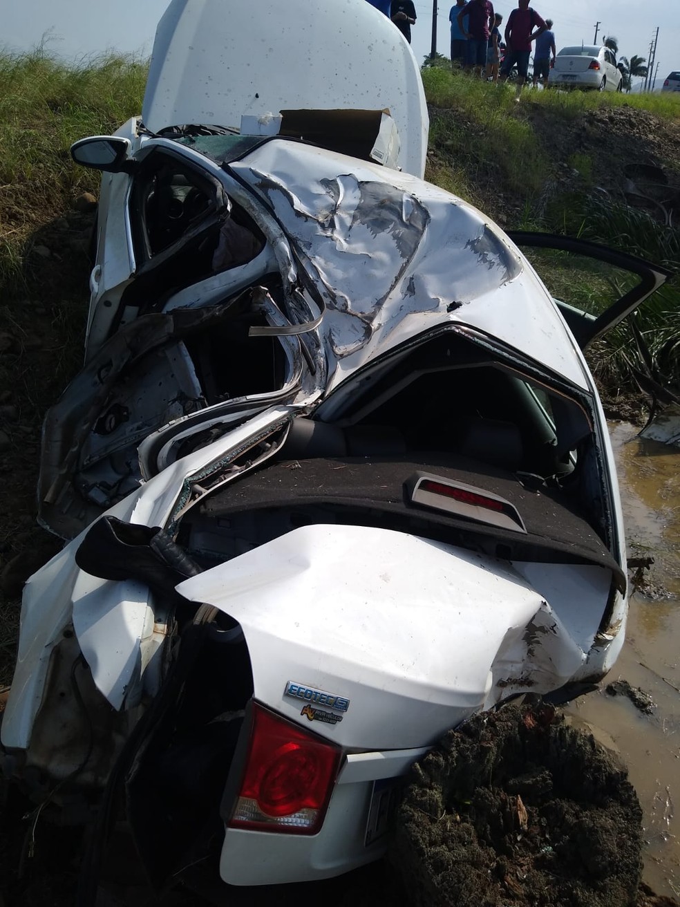 Carro onde estava Claudir Lodetti, que ficou gravemente ferido após acidente em Forquilhinha — Foto: CBMSC/Divulgação