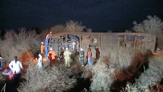 Acidente com ônibus deixa 7 mortos e 13 feridos na Bahia