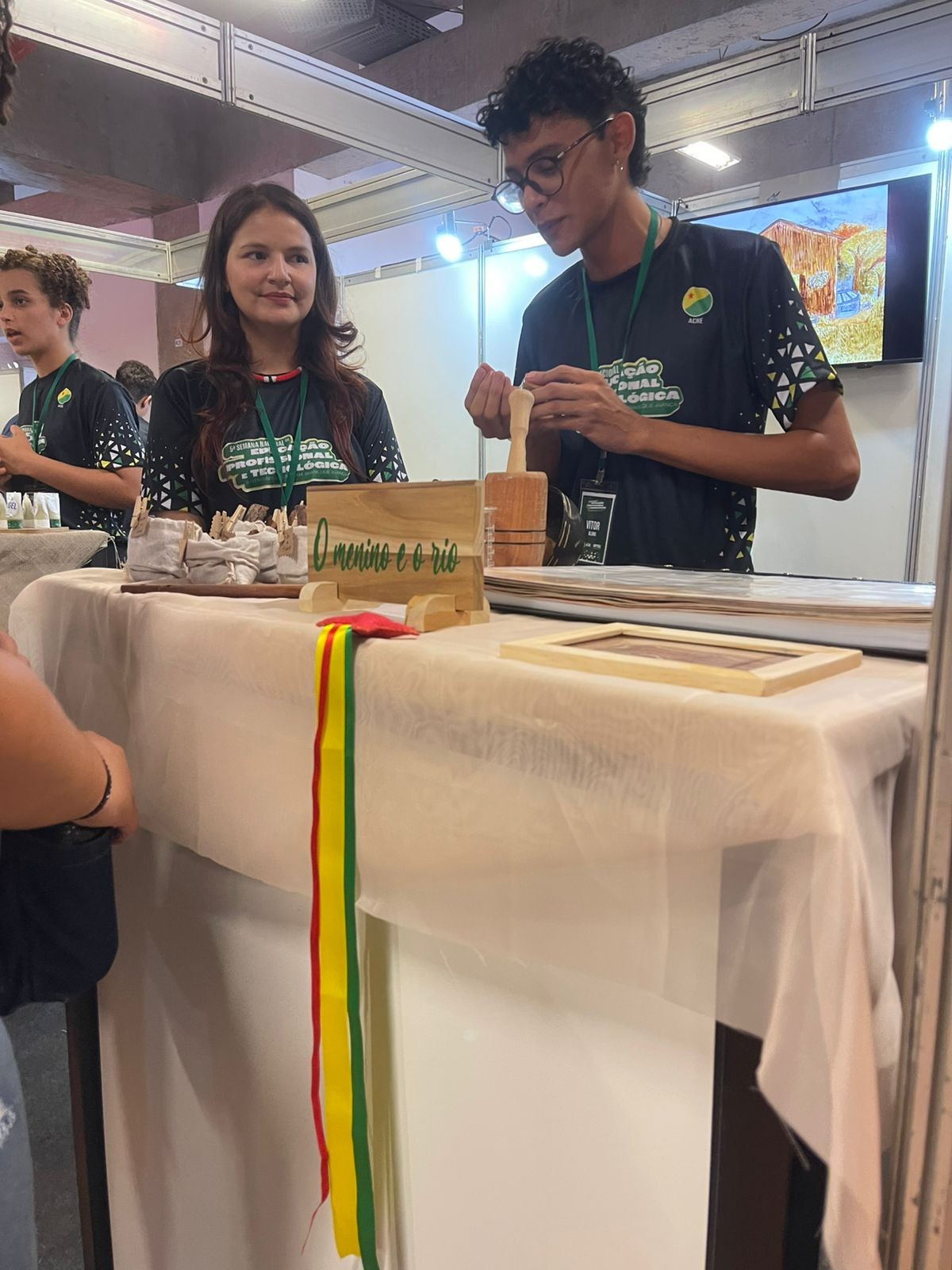 Alunos do AC expõem animação sobre vivências no rio em feira nacional: ‘Realidade que nos conecta’