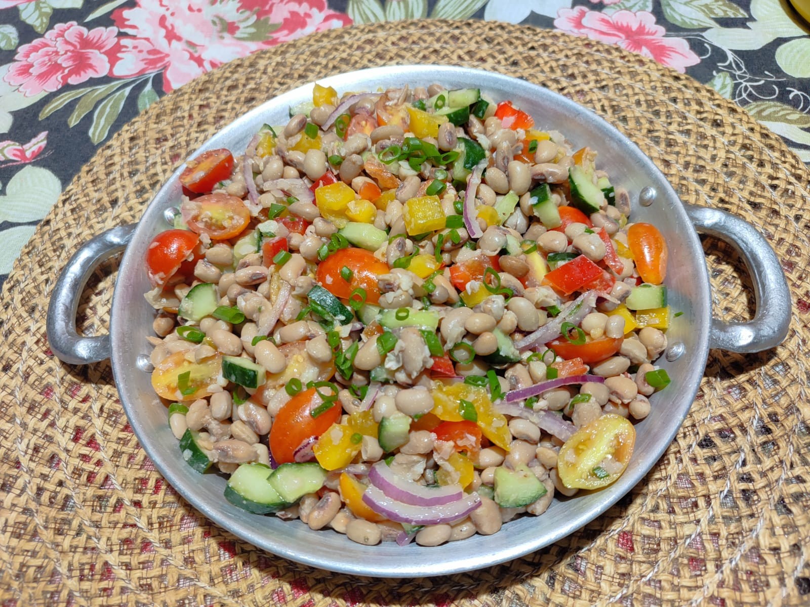 Learn how to make string bean salad with vegetables and lemon dressing