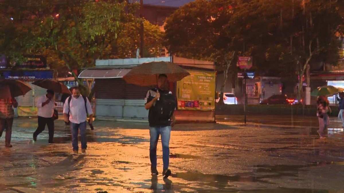 Chuva Forte Deixa O Rio Em Estágio De Mobilização Há Registros De Bolsões Dágua Em Várias 