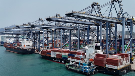 Economia chinesa cresce 5,2% no 2º trimestre, mesmo com tarifaço de Trump - Dados divulgados nesta segunda-feira mostram que as exportações chinesas apresentaram um bom desempenho, resistindo à guerra comercial com os Estados Unidos.