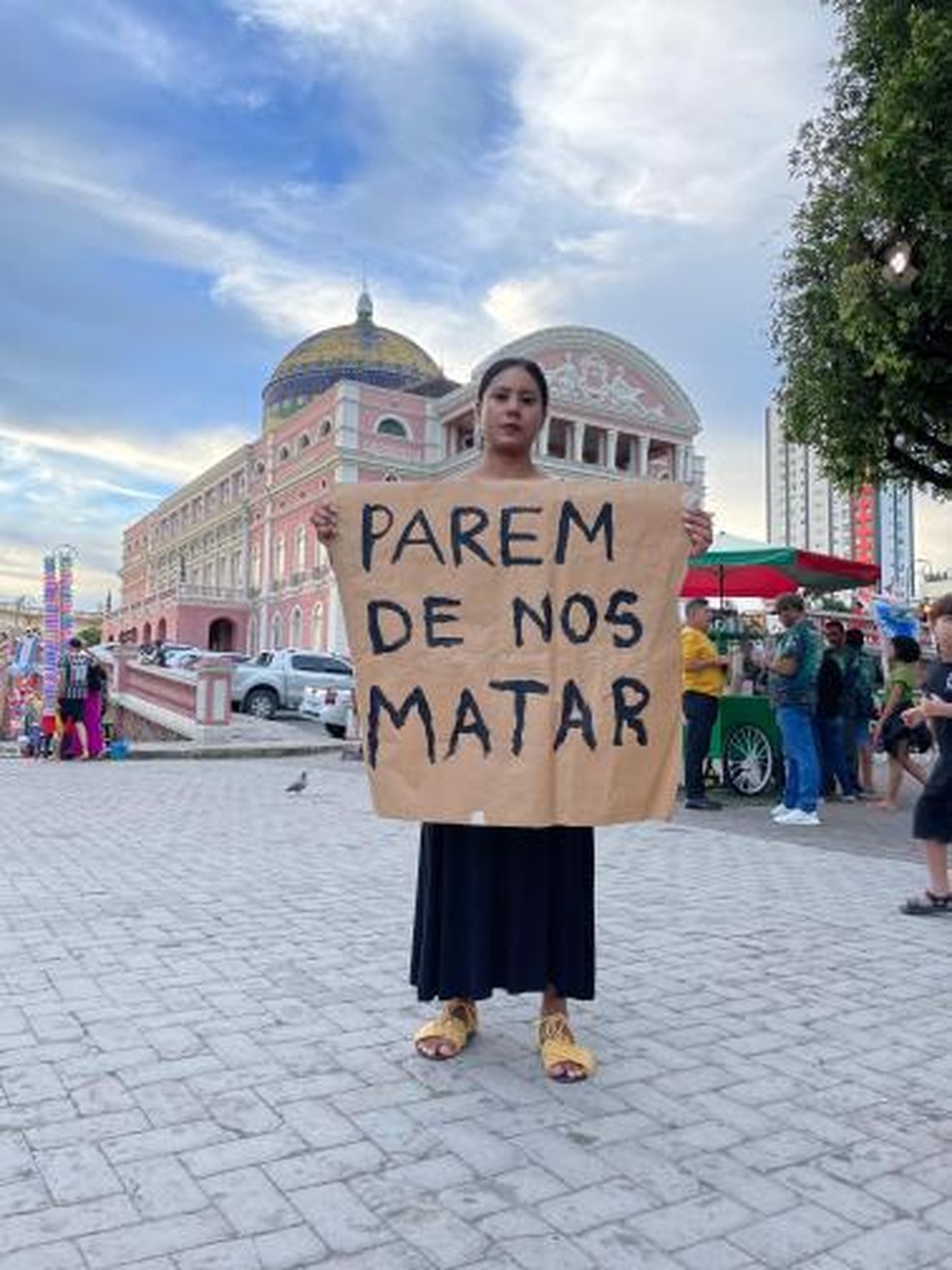 Artistas protestam em Manaus contra morte de venezuelana que viajava de  bike pelo Brasil | Amazonas | G1