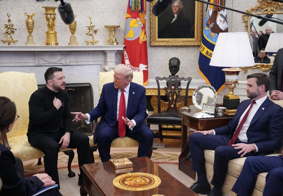 Trump e Zelensky batem boca na Casa Branca — Foto: Andrew Harnik / GETTY IMAGES NORTH AMERICA / Getty Images via AFP