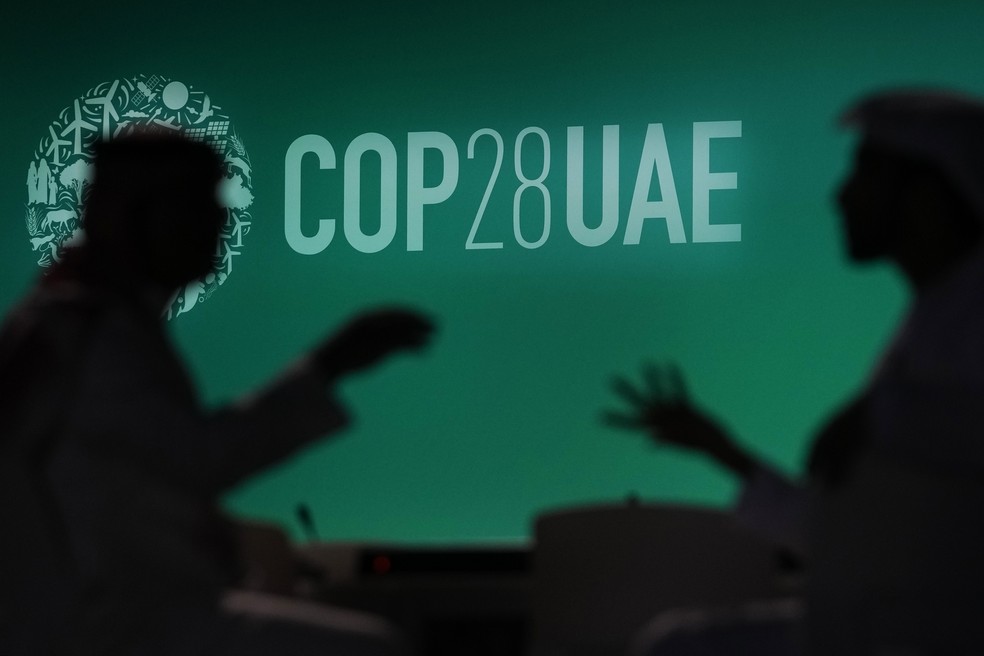 COP 28: rascunho do texto final não menciona a eliminação progressiva de  combustíveis fósseis, Meio Ambiente