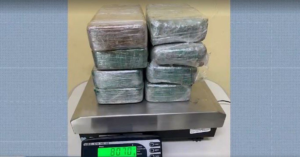 Receita Federal apreende, em Imperatriz, oito quilos de cocaína dentro de pacote enviado pelos Correios  — Foto: Reprodução/TV Mirante