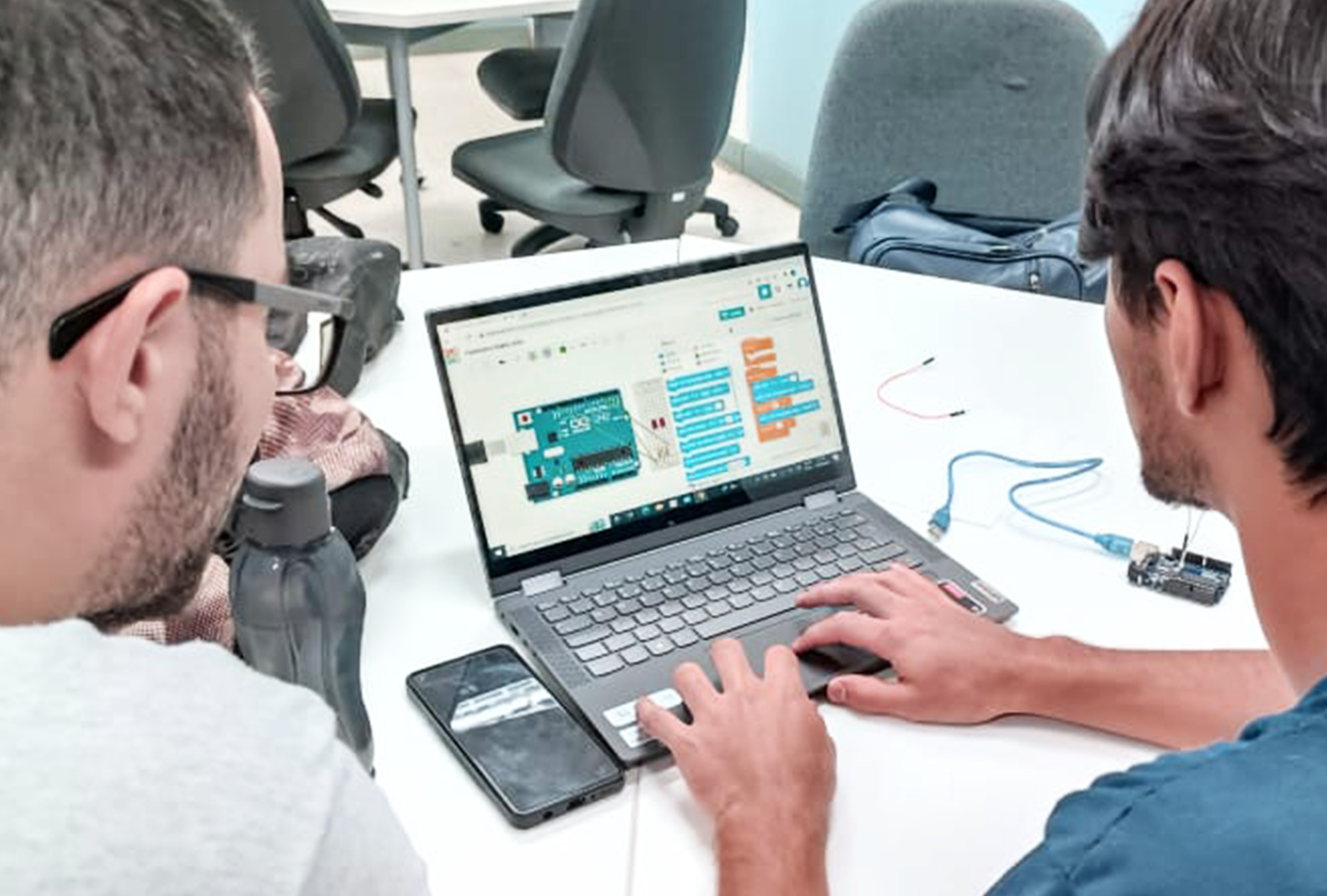 Setor de TI em alta: conheça cursos rápidos que ajudam na entrada no mercado