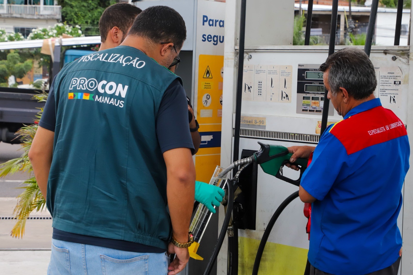 Gasolina comum tem alta de 7,95% no menor preço em Manaus, aponta Procon