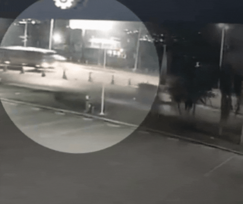 VÍDEO: carro bate em mureta, atravessa pista e atinge ônibus na SC-401 em Florianópolis