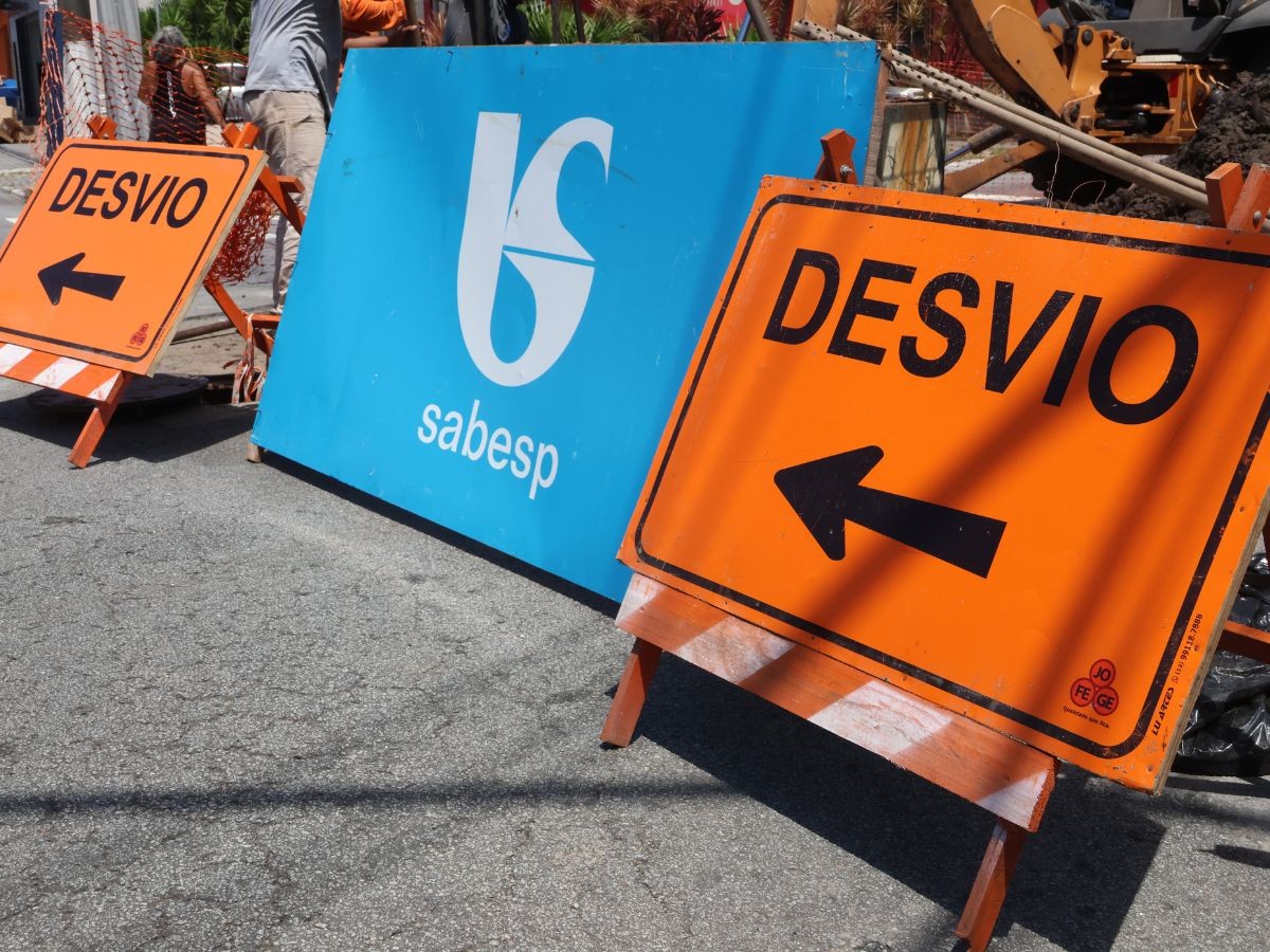 Obras da Sabesp interditam ruas e avenidas de seis cidades da Baixada Santista; confira