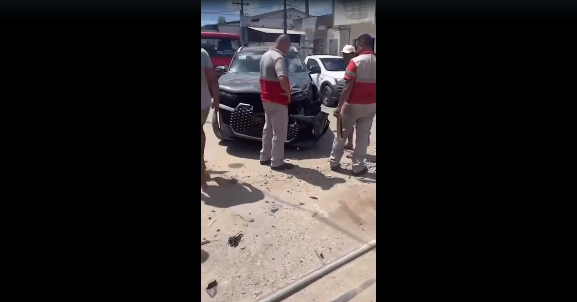 VLT bate em carro em Jaboatão dos Guararapes; é o 2º acidente desse tipo no mesmo bairro em uma semana
