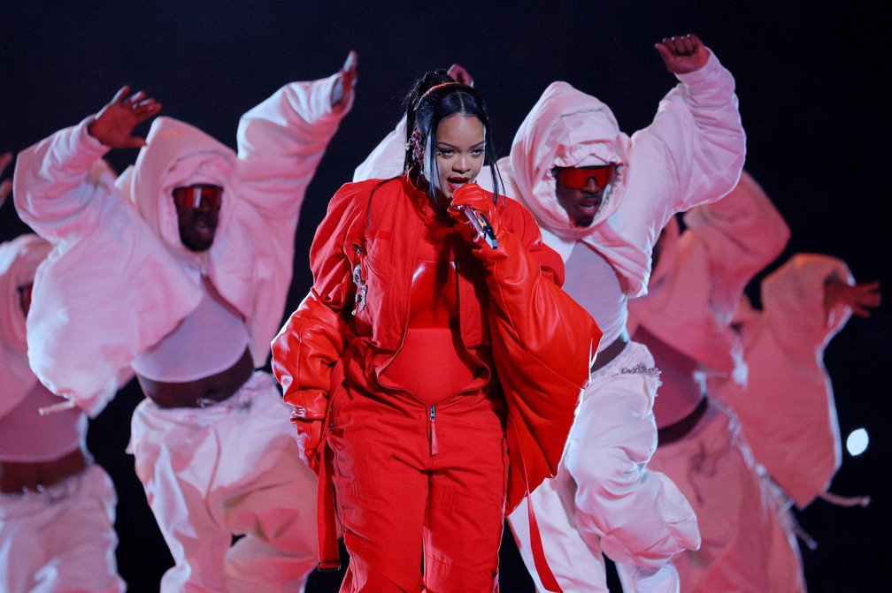 AO VIVO: saiba onde assistir ao show de Rihanna no Super Bowl