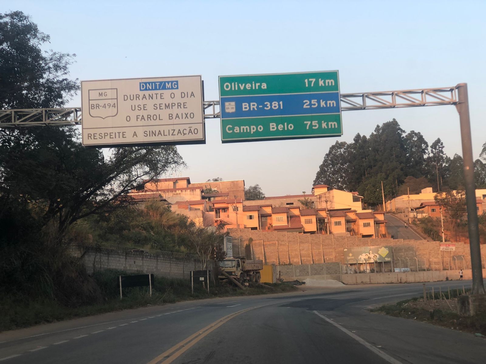 Radares são instalados em pontos críticos da BR-494, entre Divinópolis e Carmo da Mata