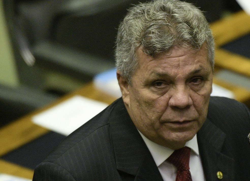 Ex-deputado Alberto Fraga é internado com Covid em Brasília; esposa está na  UTI | G1