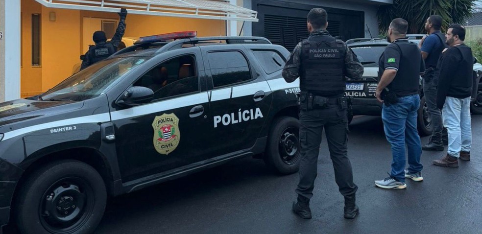 2 de 4
Pol&iacute;cia prende suspeitos de liga&ccedil;&atilde;o com avi&atilde;o abandonado em aeroclube de Ibitinga &mdash; Foto: Pol&iacute;cia Civil/Divulga&ccedil;&atilde;o