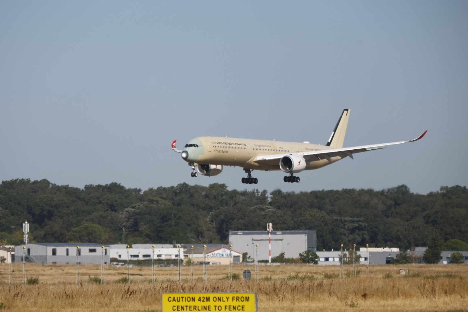 Avião projetado para rota ultralonga completa voo de 24 horas