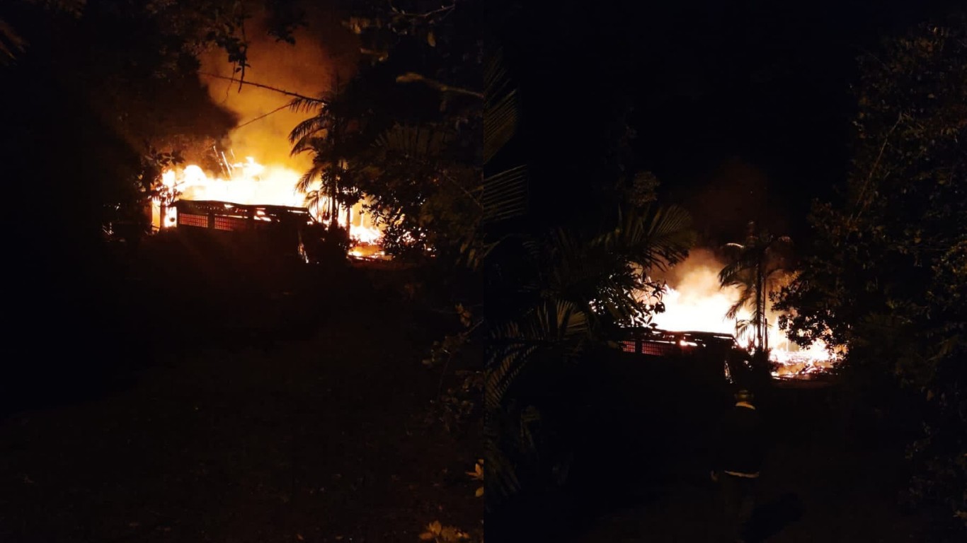 Dois idosos morrem em incêndio que destruiu casa de madeira em SC