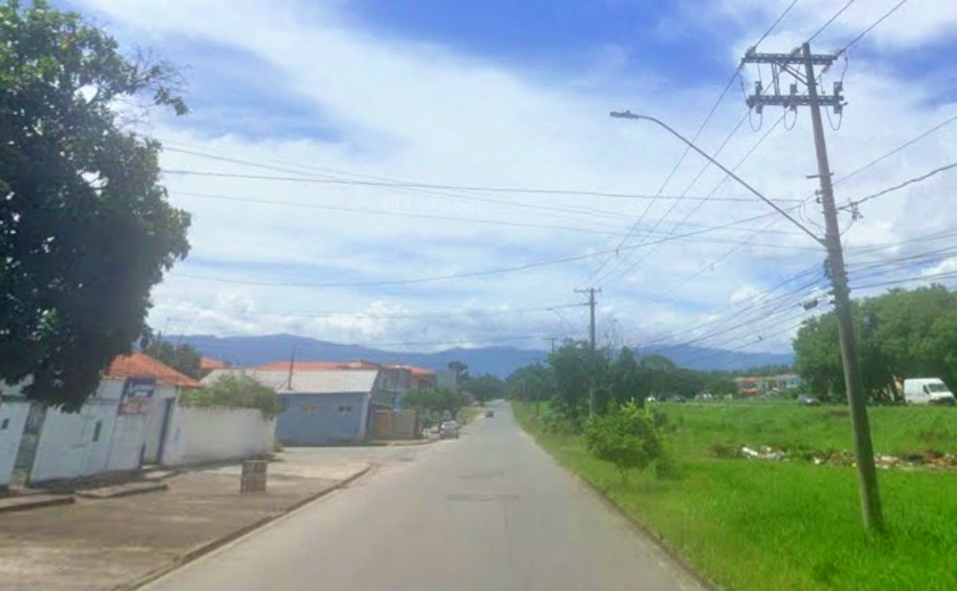 Motociclista morre após ser atropelado por carro em Lorena, SP