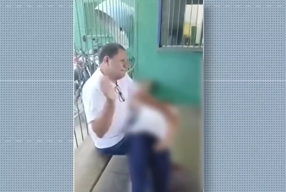 Ex-diretor de escola filmado dando 'palmadas' em aluno é alvo de procedimento do Ministério Público