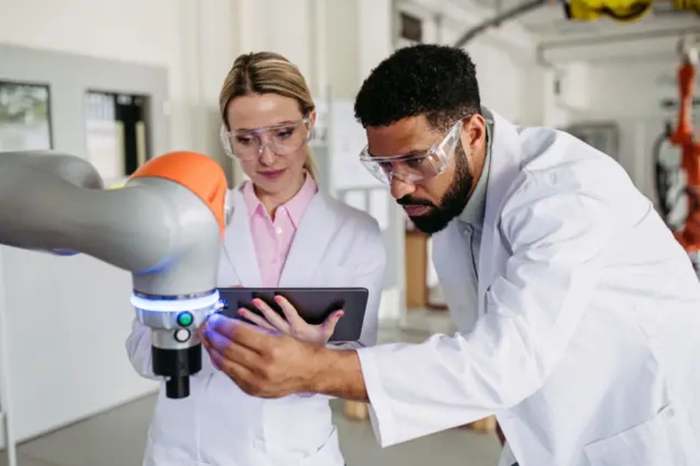 Os especialistas acreditam que em um futuro próximo os médicos terão programas que diagnosticarão doenças sozinhos — Foto: Getty Images