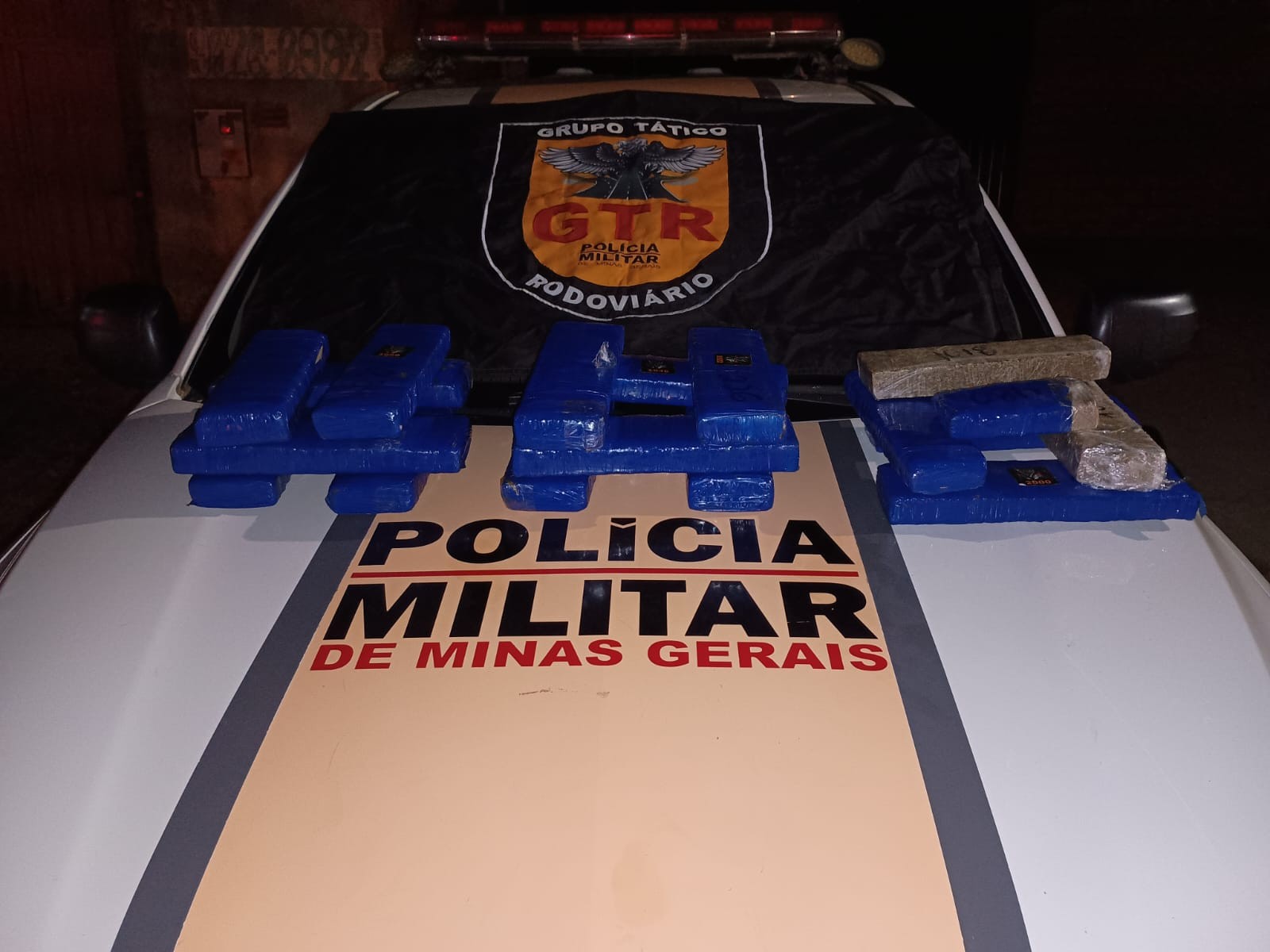 Polícia apreende 17 barras de maconha escondidas em malas de passageiro que viajava de São Paulo para a Bahia