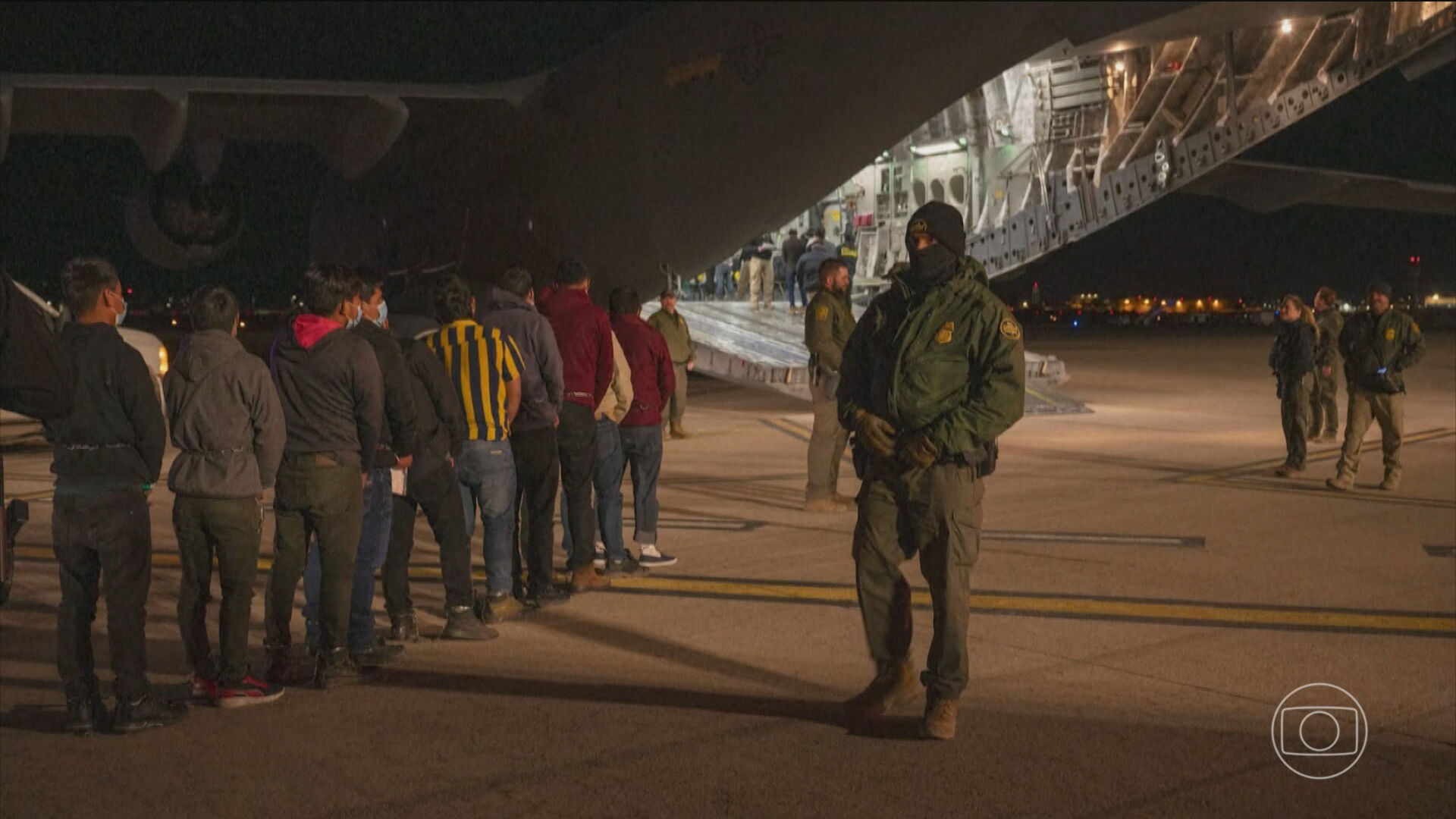 Suprema Corte permite que Trump volte a deportar imigrantes para países com os quais não têm ligação