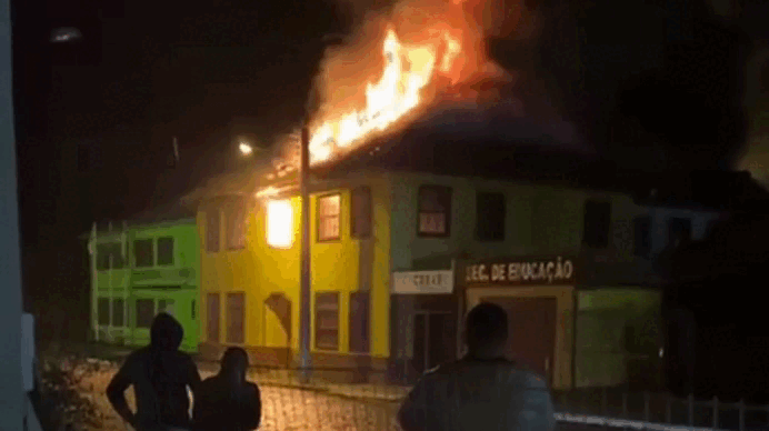 Incêndio atinge prédio da Secretaria de Assistência Social de Cambará do Sul, no RS