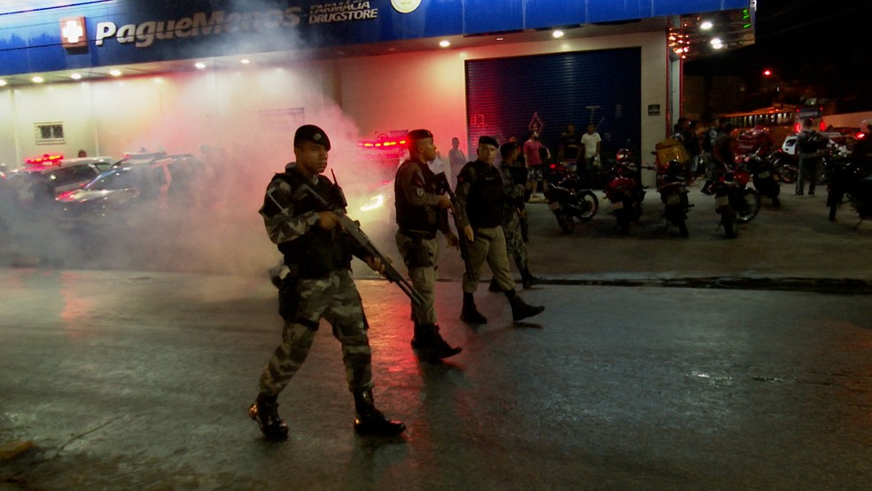 Polícia reage com violência ao protesto dos motoboys — Foto: TV Cabo Branco/Reprodução