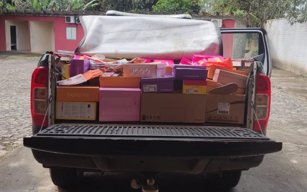 Parte da carga foi encontrada dentro de carro no distrito de Humildes — Foto: SSP-BA