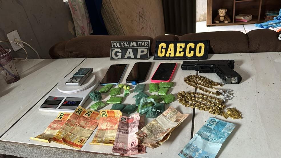 Material encontrado durante a operação — Foto: Ministério Público